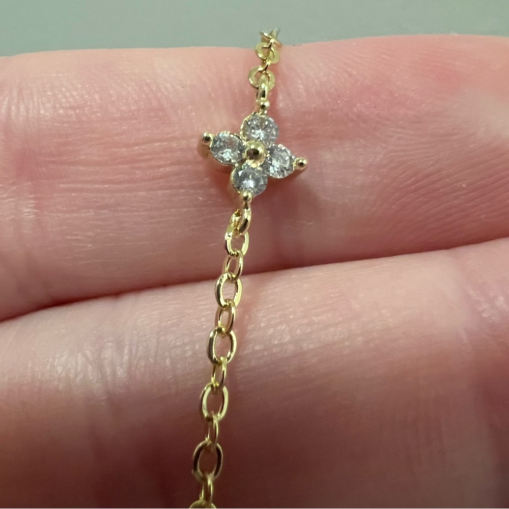 14k Gold Plated Clover Bracelet - Picture 3 of 6